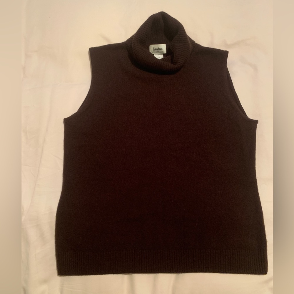 Neiman Marcus Cashmere Sleeveless Turtleneck Size Large Used